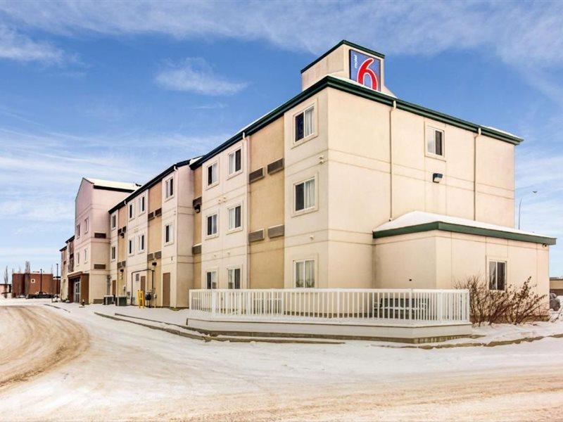 Days Inn By Wyndham Stony Plain Exterior foto