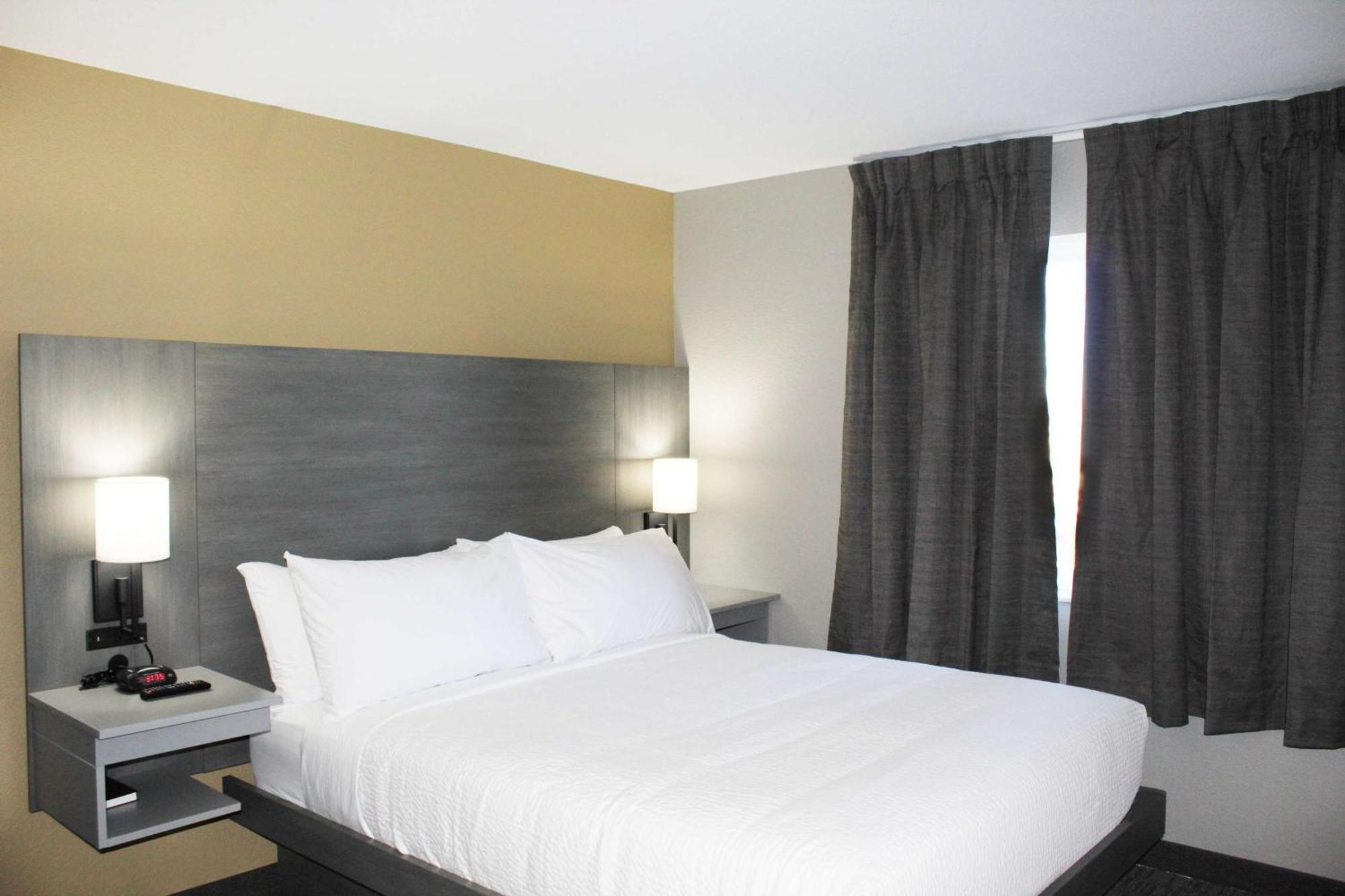 Days Inn By Wyndham Stony Plain Exterior foto